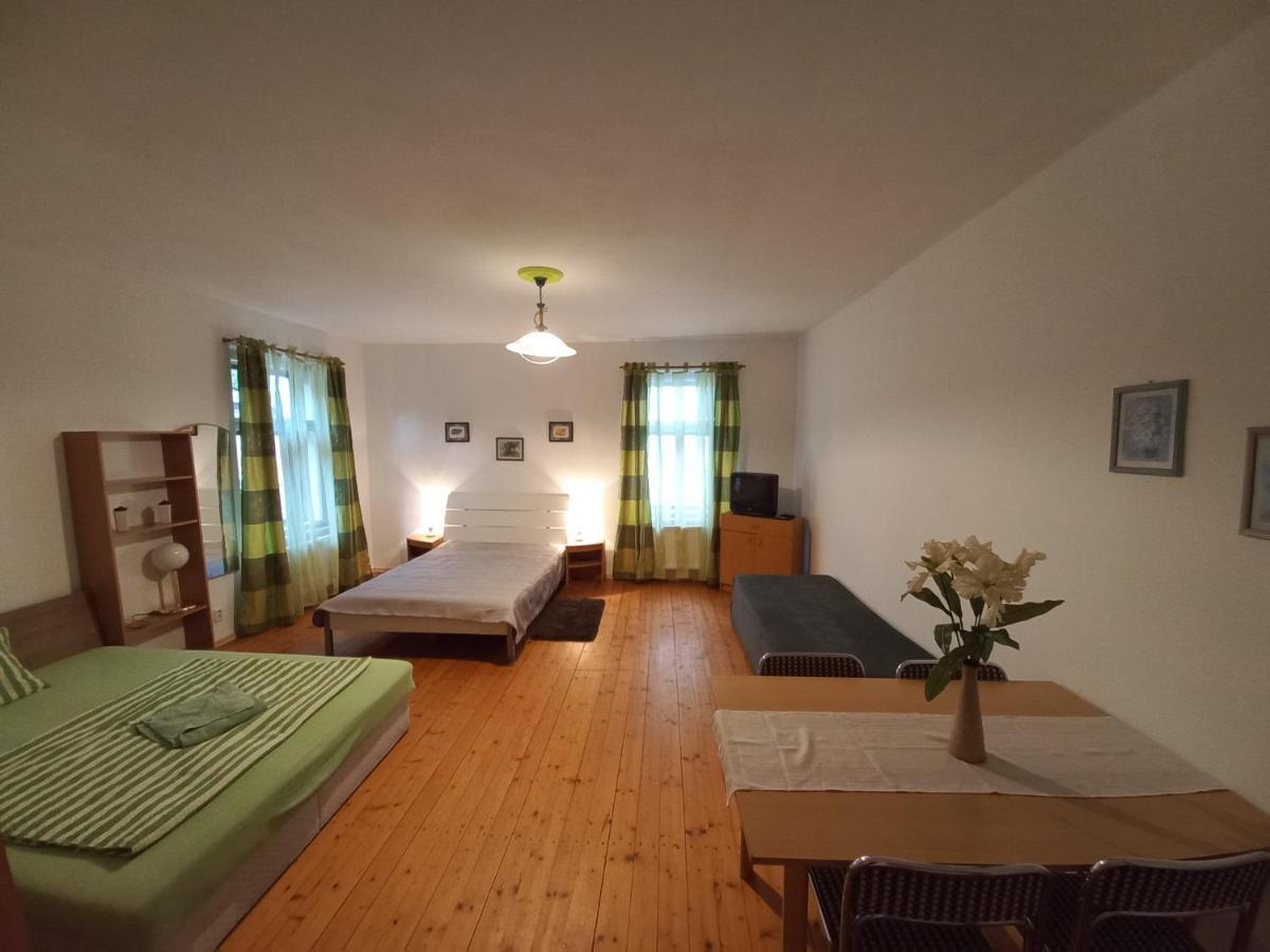 Penzionek U Frantiska Marenice Buitenkant foto